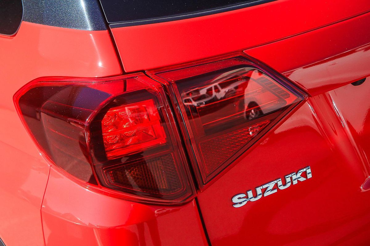 2024 Suzuki Vitara Shadow LY Series II
