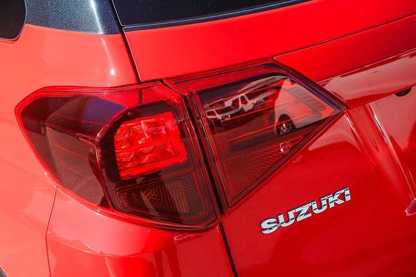 2024 Suzuki Vitara Shadow LY Series II