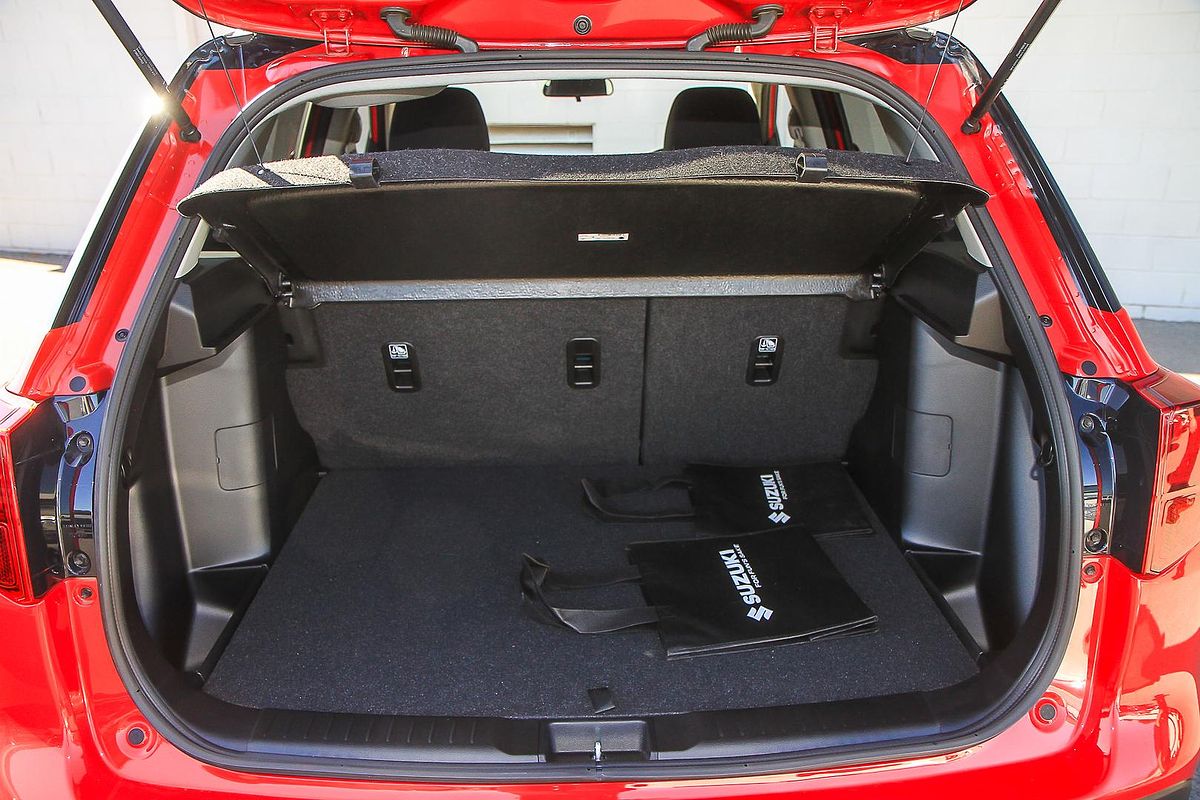 2024 Suzuki Vitara Shadow LY Series II