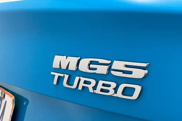 2024 MG MG5 Essence