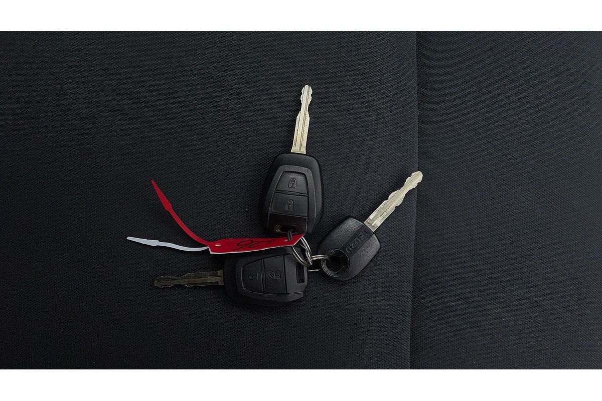 2016 Isuzu D-MAX SX High Ride Rear Wheel Drive