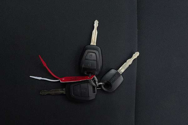 2016 Isuzu D-MAX SX High Ride Rear Wheel Drive