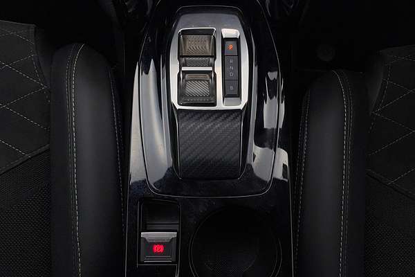 2023 Peugeot e-2008 GT P24