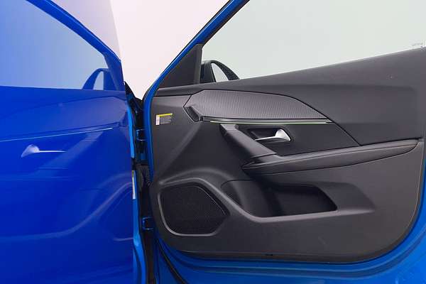 2023 Peugeot e-2008 GT P24