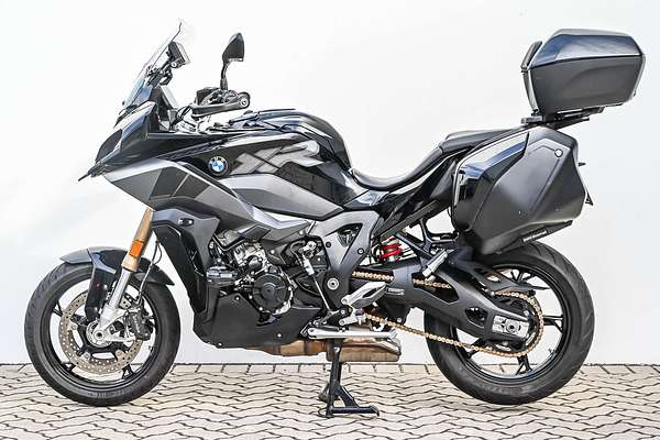 2022 BMW S 1000 XR Triple Black S 1000