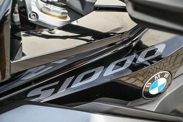 2022 BMW S 1000 XR Triple Black S 1000