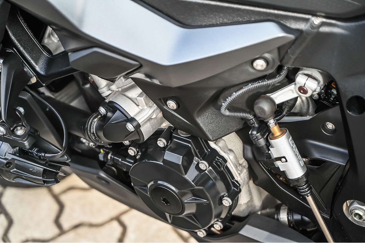 2022 BMW S 1000 XR Triple Black S 1000