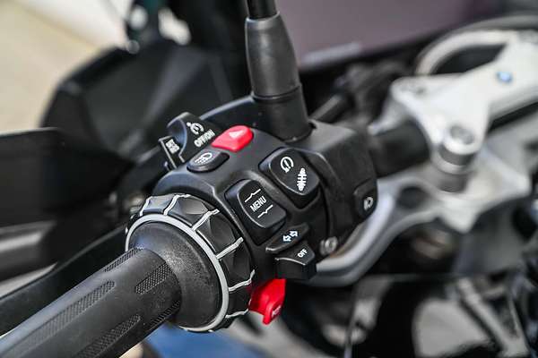 2022 BMW S 1000 XR Triple Black S 1000