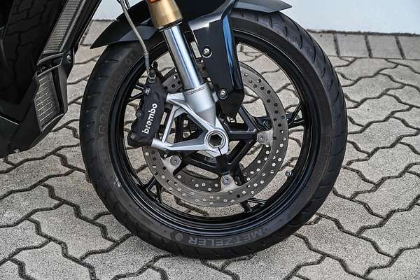 2022 BMW S 1000 XR Triple Black S 1000