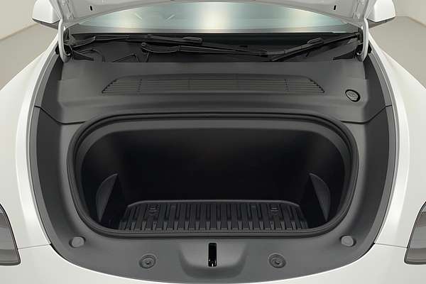 2023 Tesla Model Y Rear-Wheel Drive
