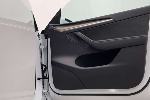 2023 Tesla Model Y Rear-Wheel Drive