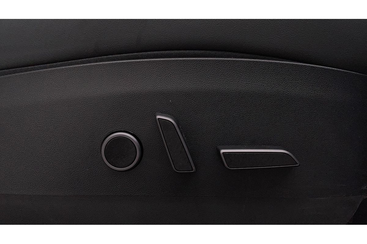 2023 Tesla Model Y Rear-Wheel Drive