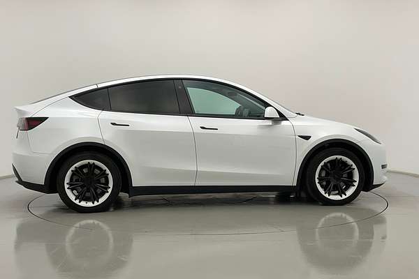 2022 Tesla Model Y Rear-Wheel Drive