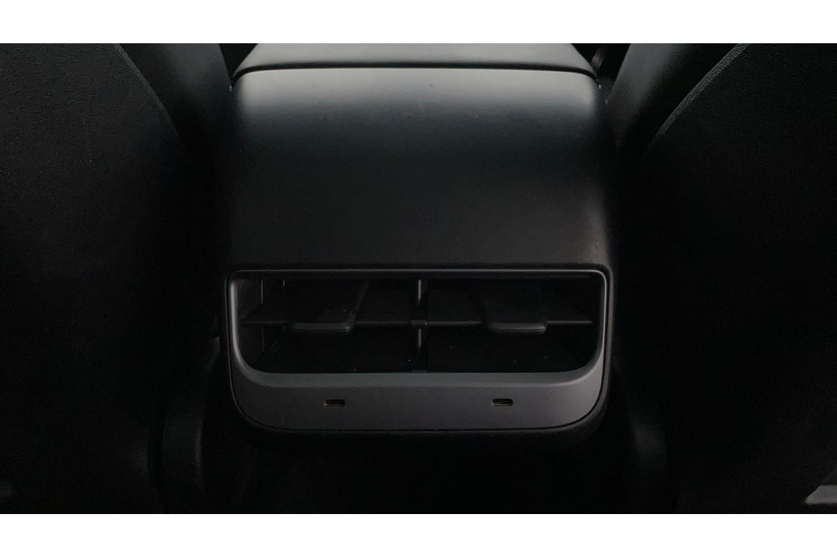2022 Tesla Model Y Rear-Wheel Drive
