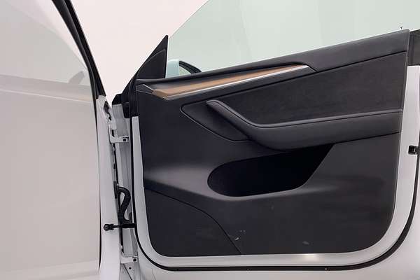 2022 Tesla Model Y Rear-Wheel Drive