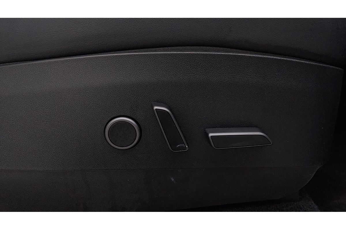 2022 Tesla Model Y Rear-Wheel Drive