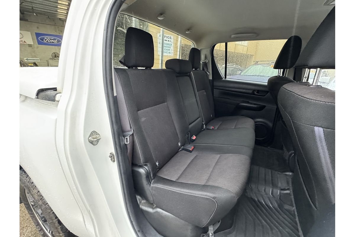 2017 Toyota Hilux SR (4x4) GUN126R MY17 4X4