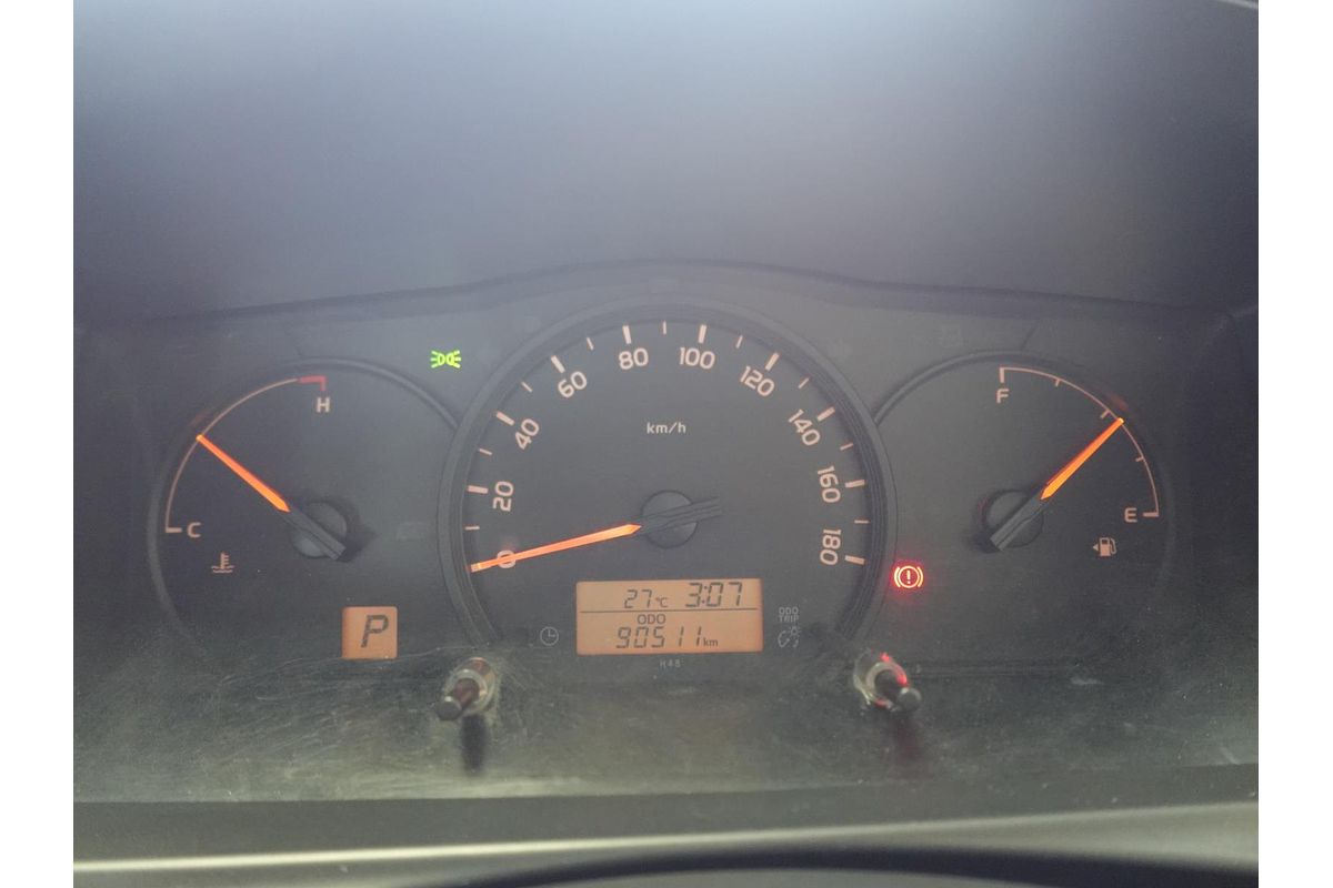 2015 Toyota Hiace Commuter KDH223R ELWB High Roof