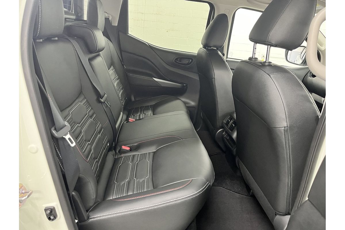 Nissan NAVARA 4X4 2.3 DSL AUTO DC P4X WARRIOR