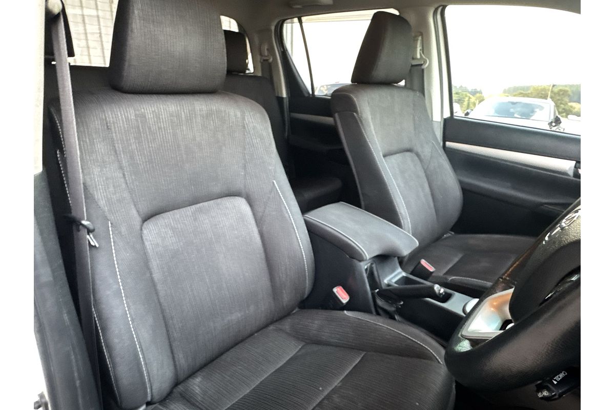 2017 Toyota Hilux SR5 GUN126R 4X4