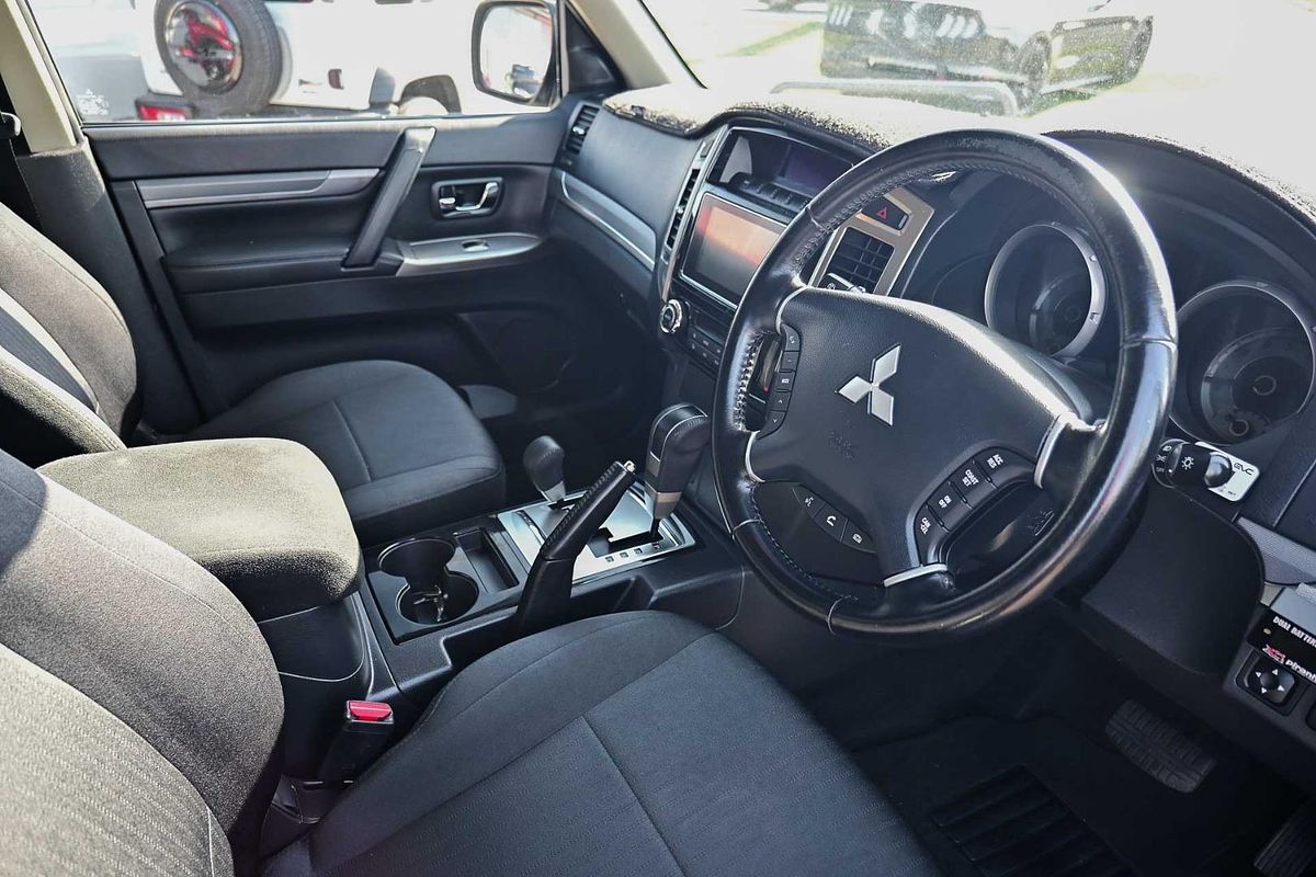 2018 Mitsubishi Pajero GLX NX