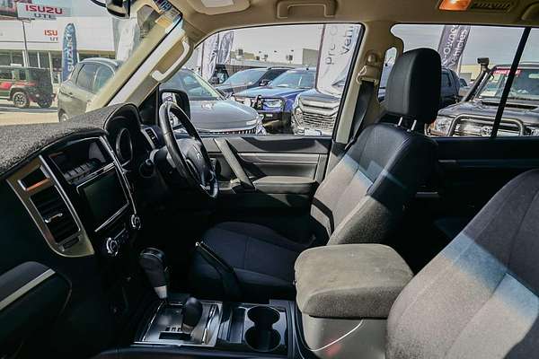 2018 Mitsubishi Pajero GLX NX