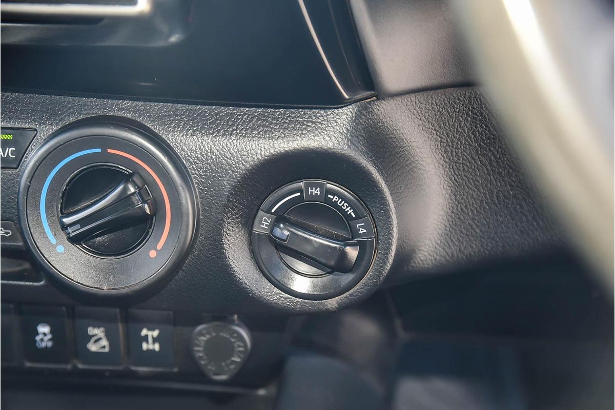2019 Toyota Hilux SR GUN126R 4X4