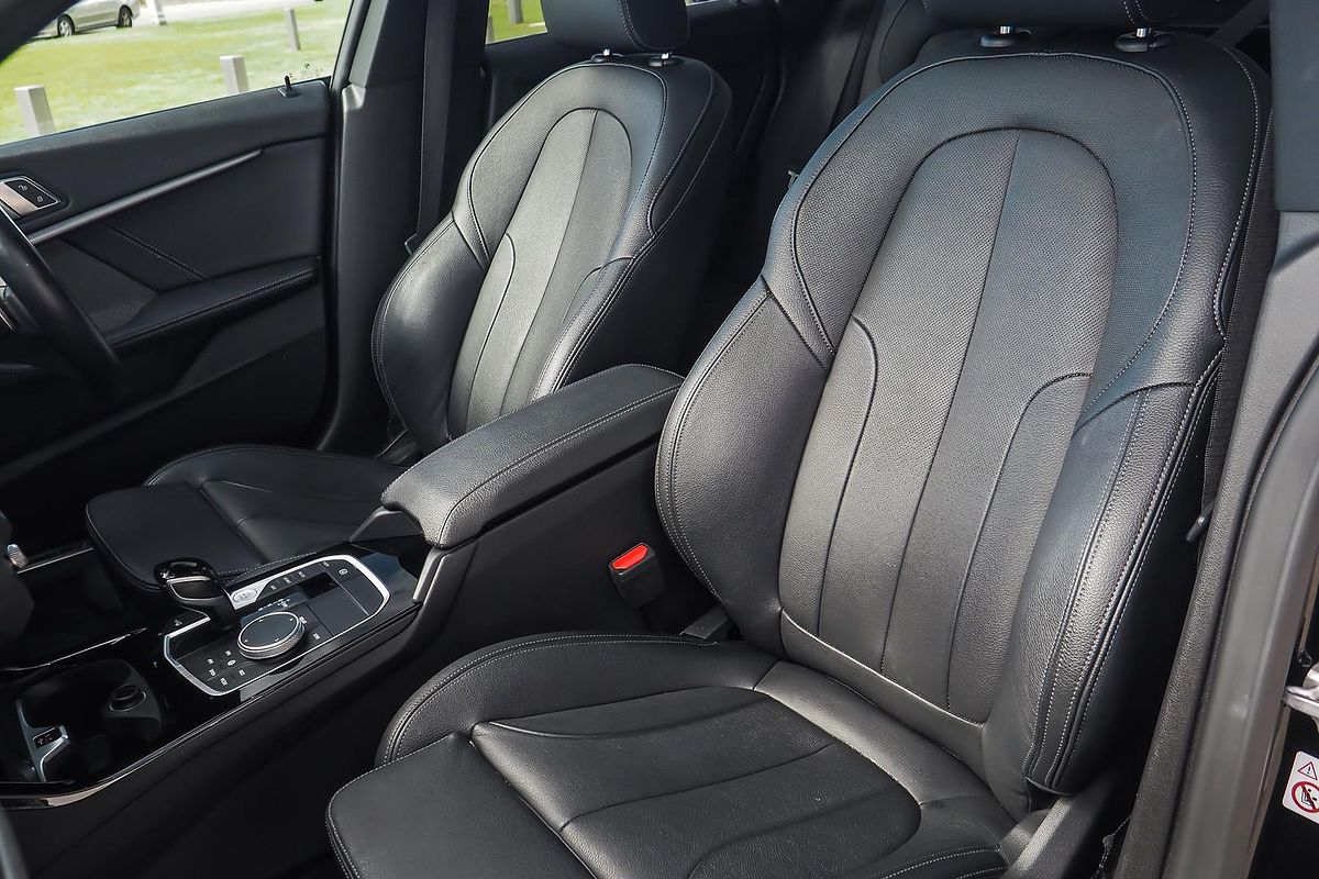 2022 BMW 2 Series 220i M Sport F44