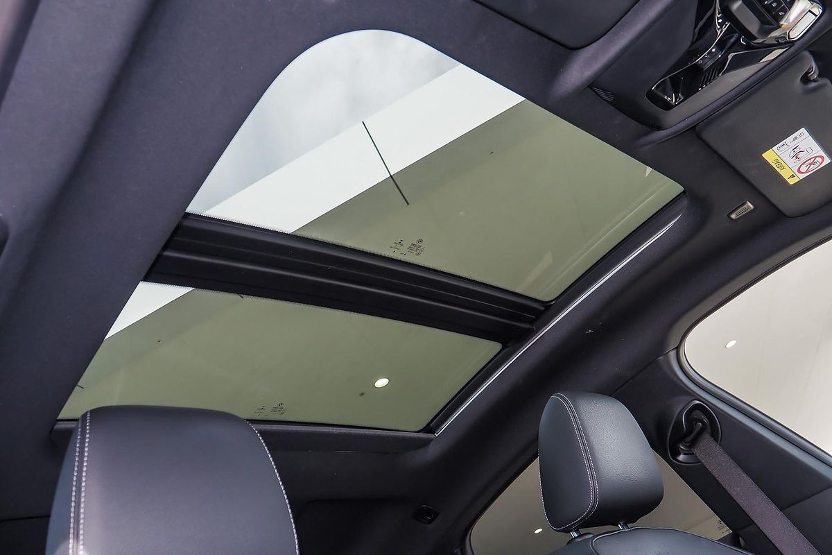 2022 BMW 2 Series 220i M Sport F44