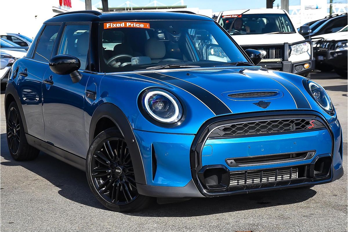 2022 MINI Hatch Cooper S MINI Yours F55 LCI-2