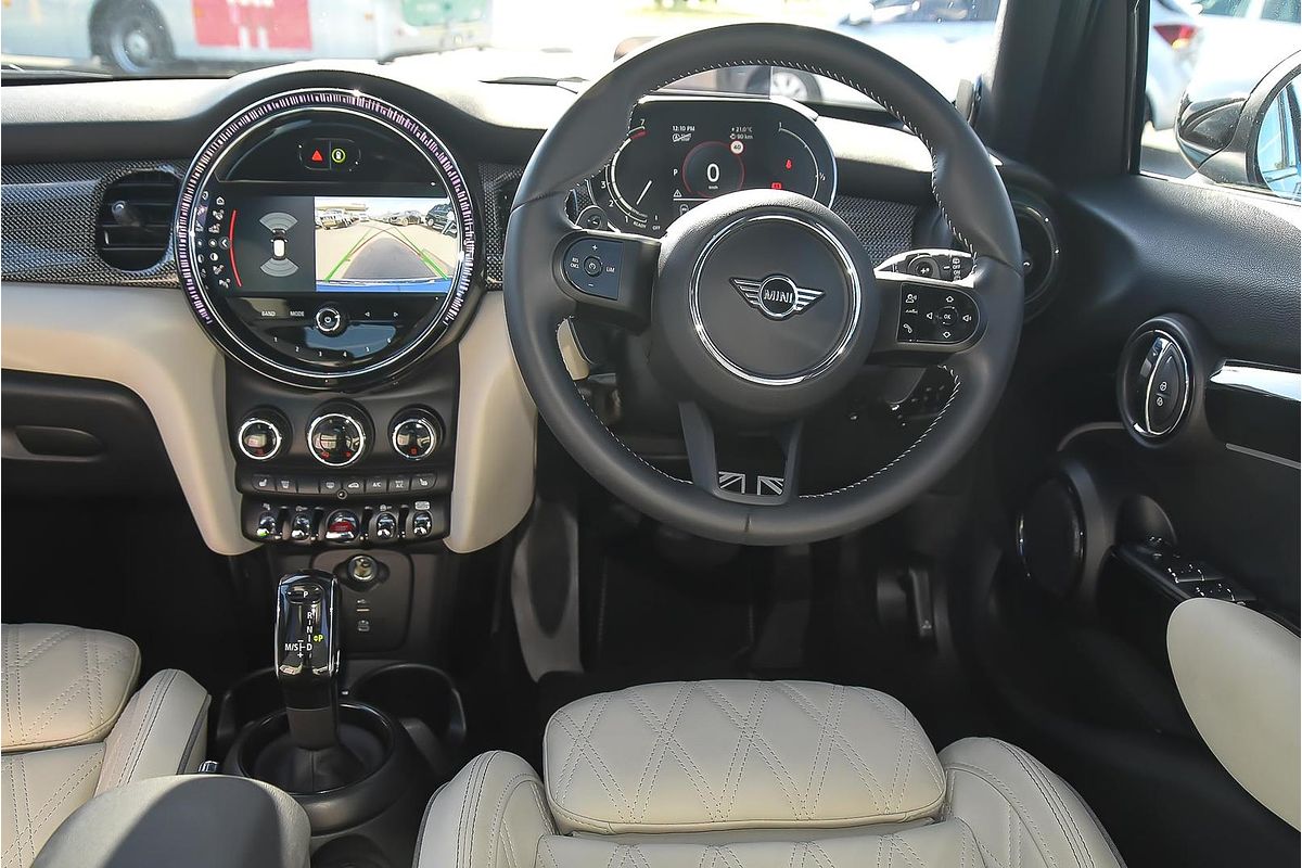 2022 MINI Hatch Cooper S MINI Yours F55 LCI-2