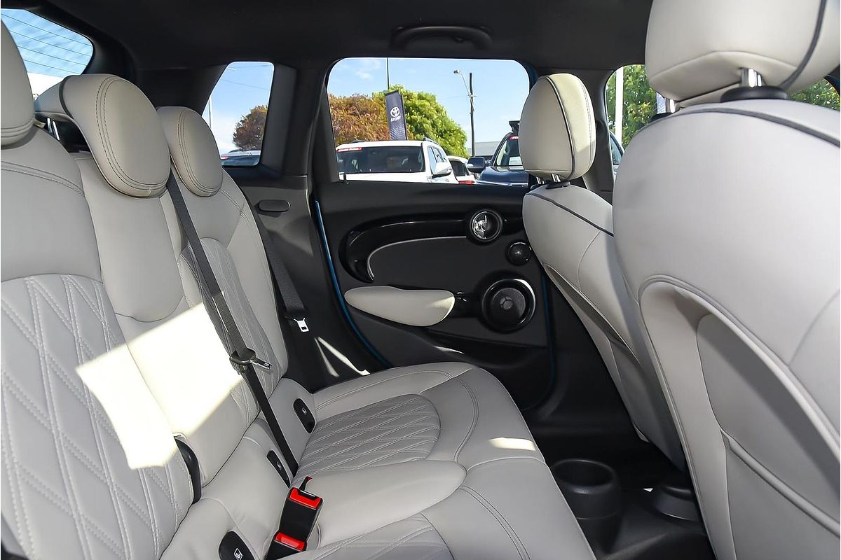 2022 MINI Hatch Cooper S MINI Yours F55 LCI-2