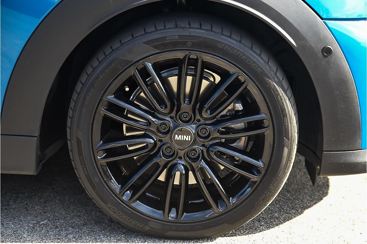 2022 MINI Hatch Cooper S MINI Yours F55 LCI-2
