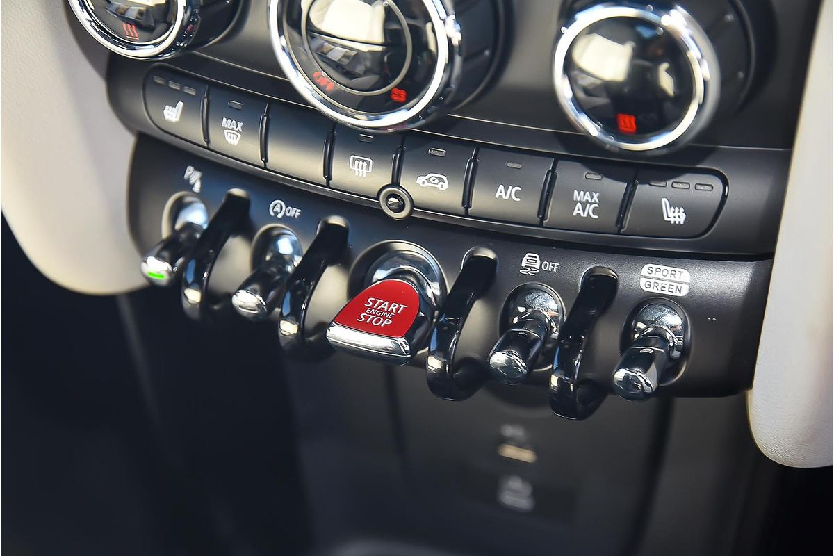 2022 MINI Hatch Cooper S MINI Yours F55 LCI-2
