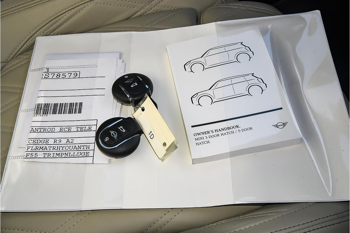 2022 MINI Hatch Cooper S MINI Yours F55 LCI-2