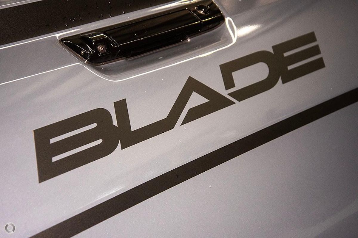 2024 Isuzu D-MAX BLADE 4X4