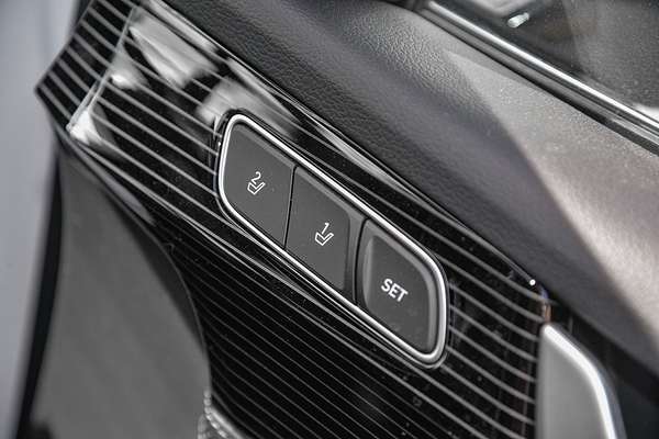 2025 Hyundai Palisade Calligraphy Black Ink LX2.V5