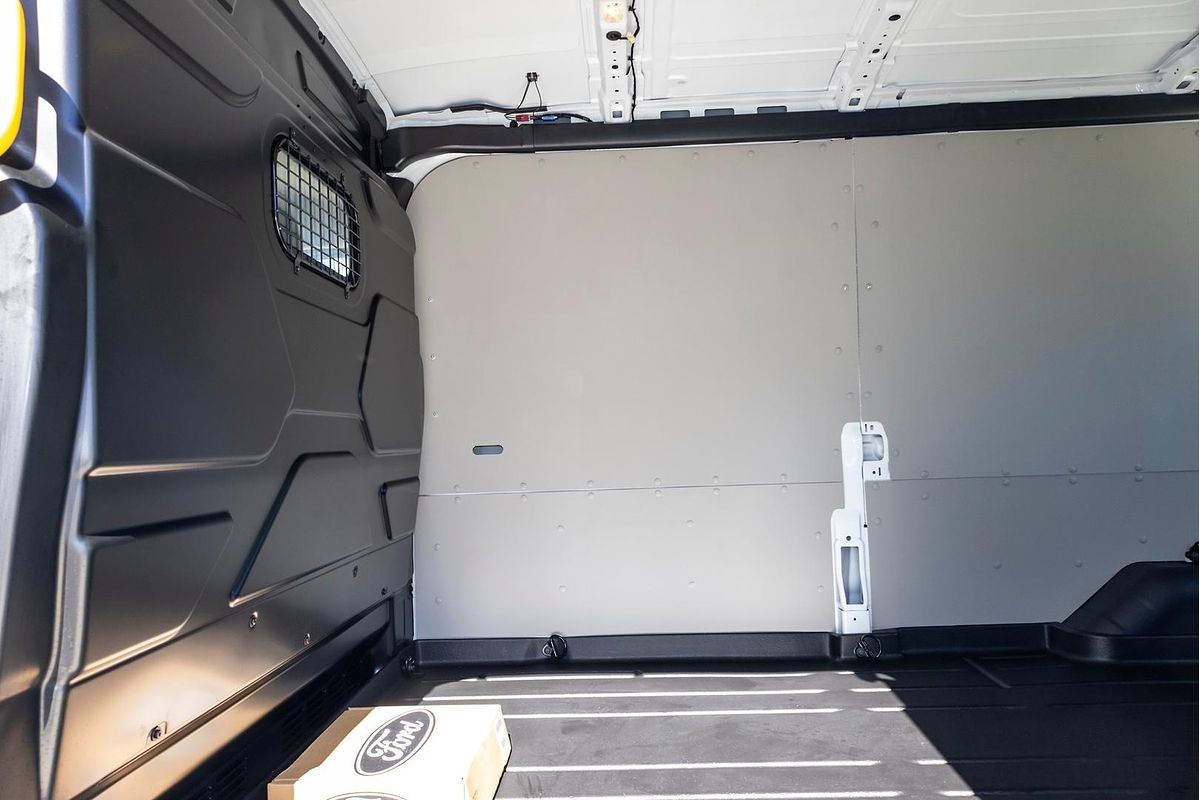 2022 Ford E-Transit 420L VO