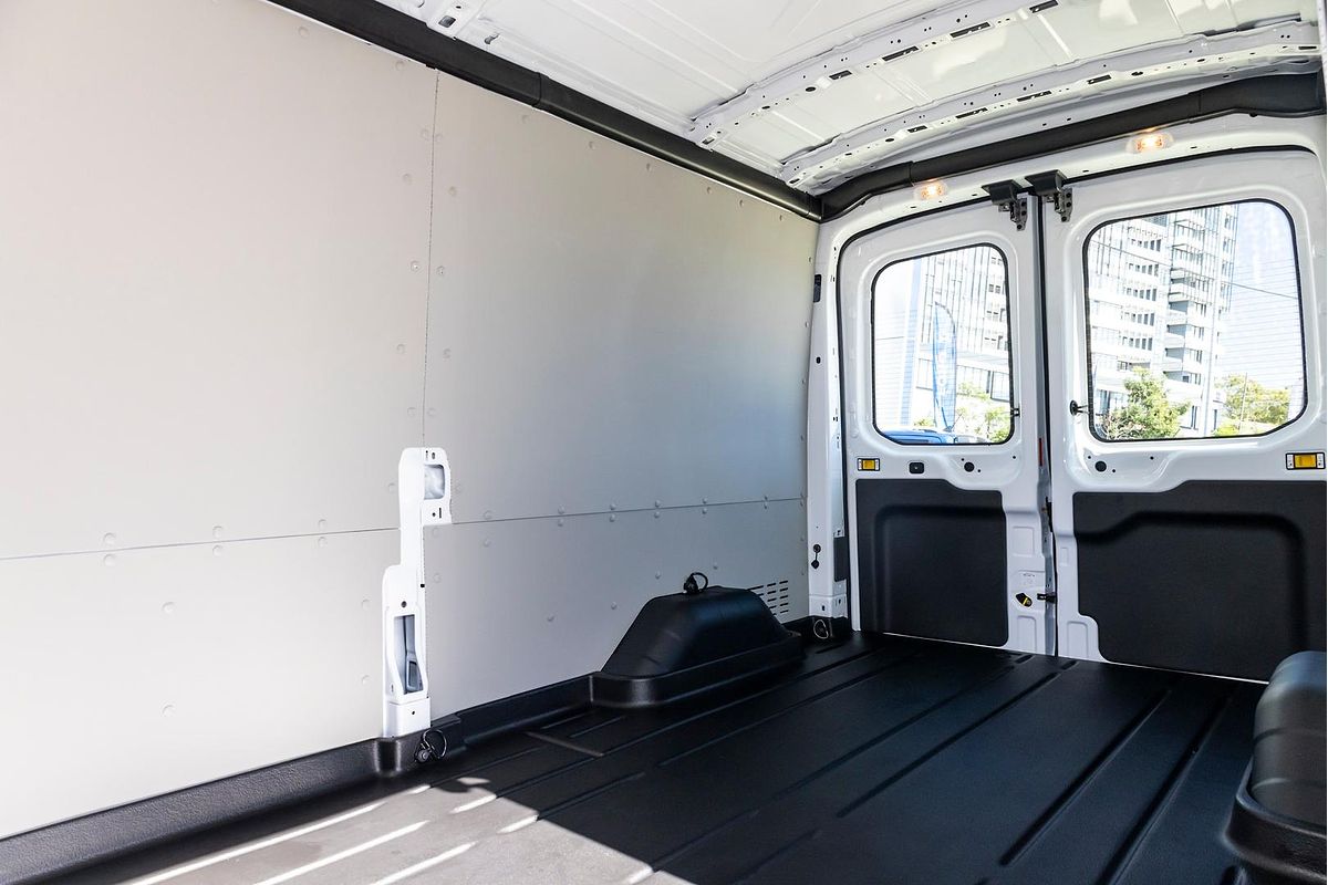 2022 Ford E-Transit 420L VO