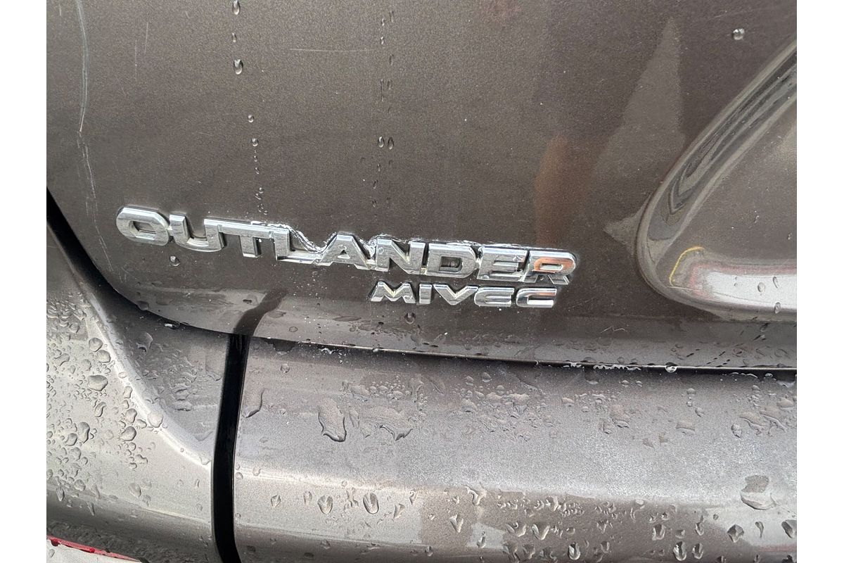 2011 Mitsubishi Outlander LS ZH