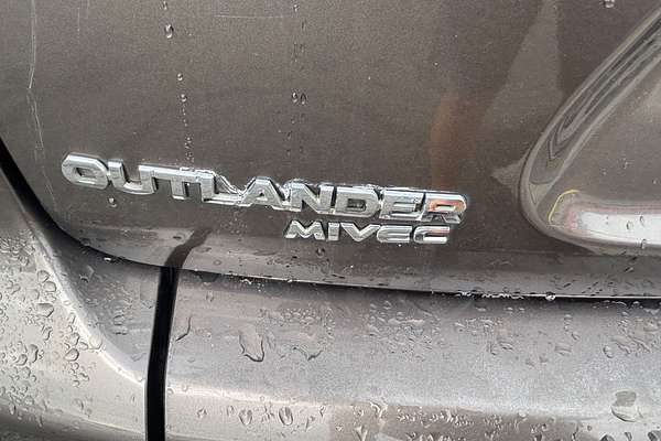 2011 Mitsubishi Outlander LS ZH