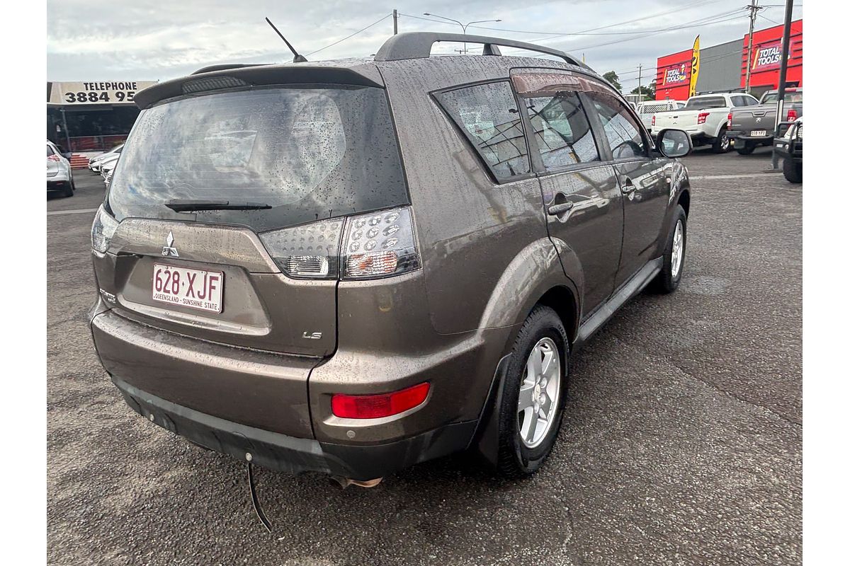 2011 Mitsubishi Outlander LS ZH