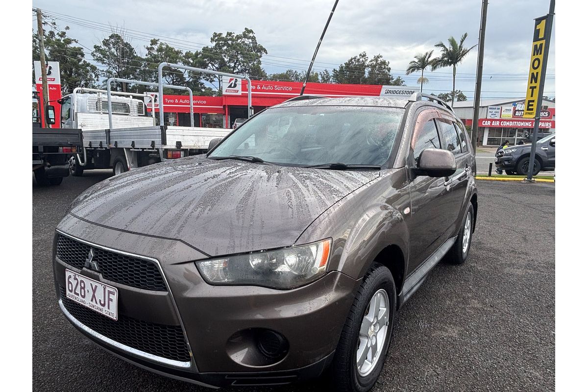 2011 Mitsubishi Outlander LS ZH