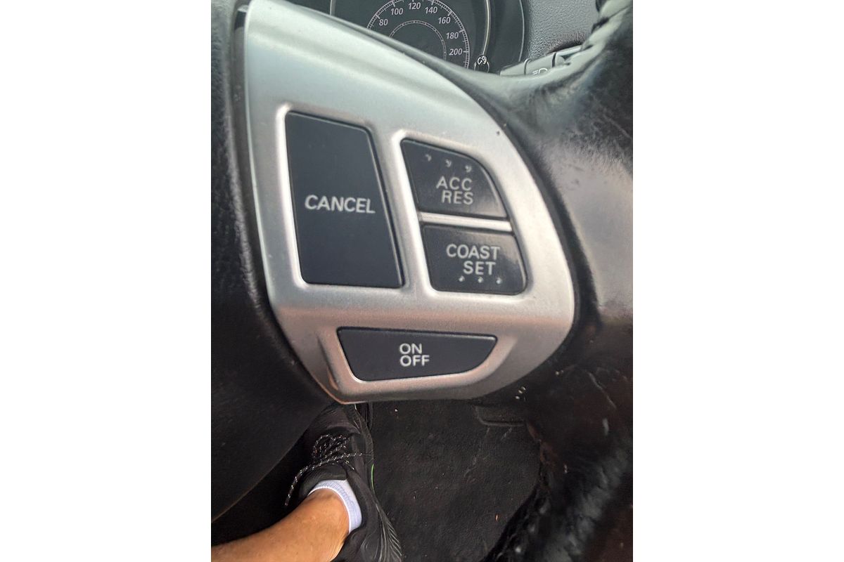 2011 Mitsubishi Outlander LS ZH