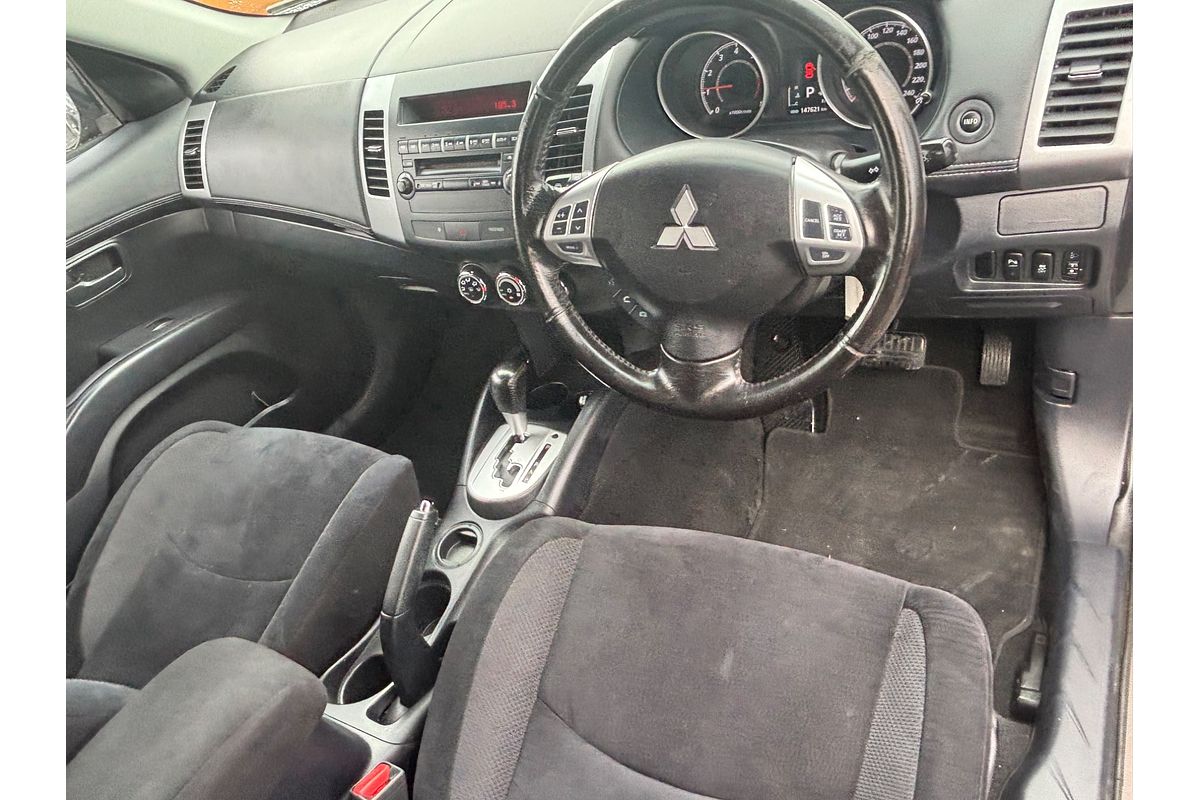 2011 Mitsubishi Outlander LS ZH