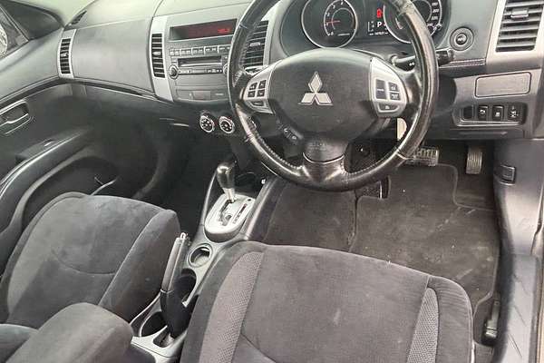 2011 Mitsubishi Outlander LS ZH