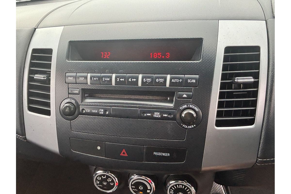 2011 Mitsubishi Outlander LS ZH