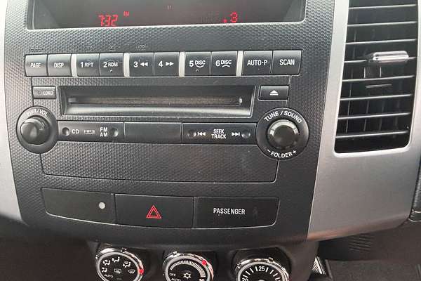 2011 Mitsubishi Outlander LS ZH