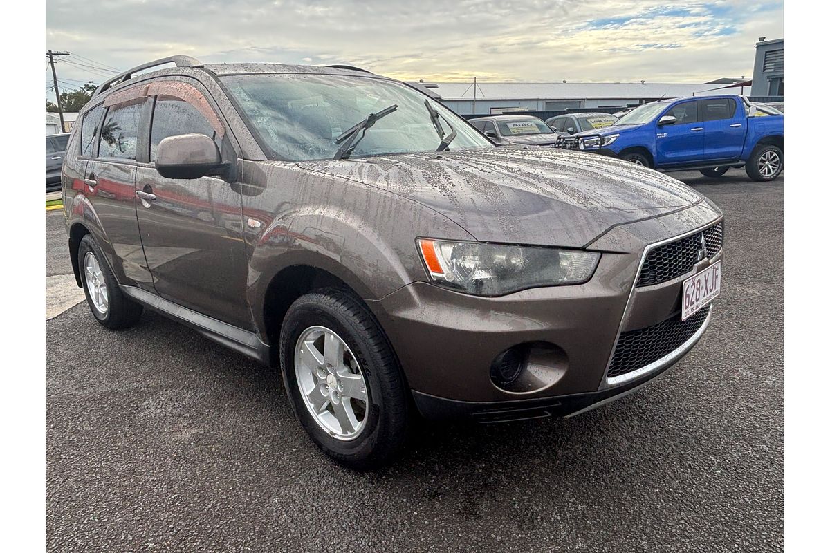 2011 Mitsubishi Outlander LS ZH