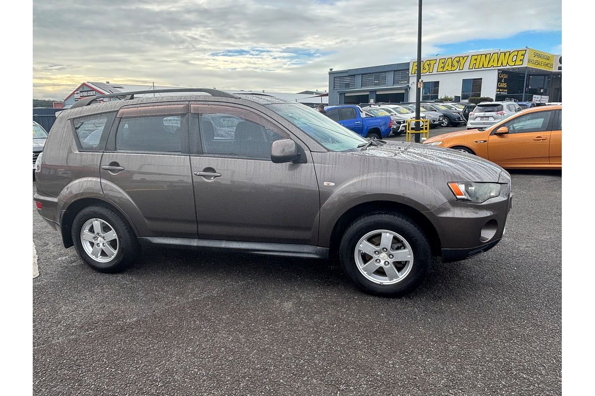 2011 Mitsubishi Outlander LS ZH